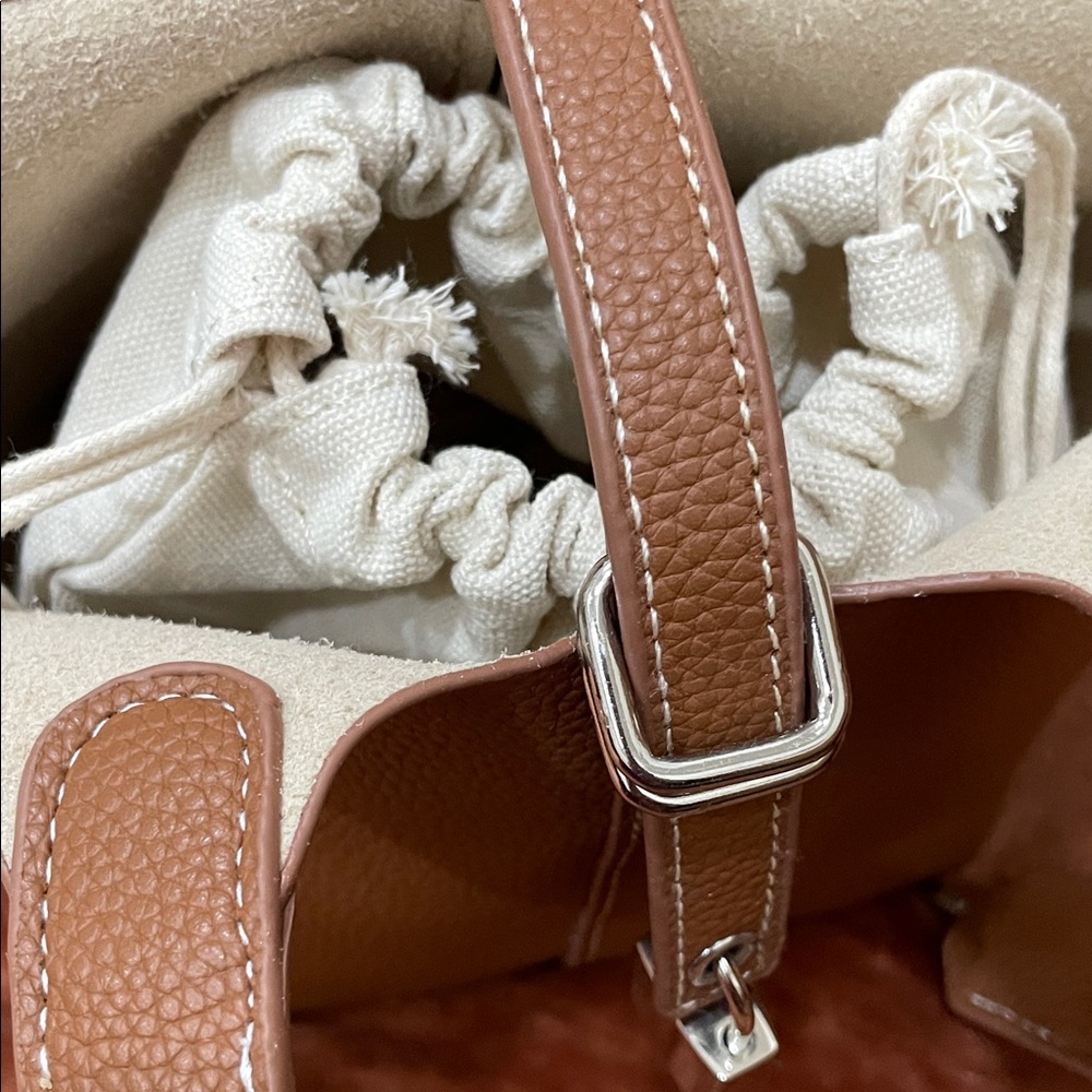 Mini Classic Leather Bag - Picture 5 of 9
